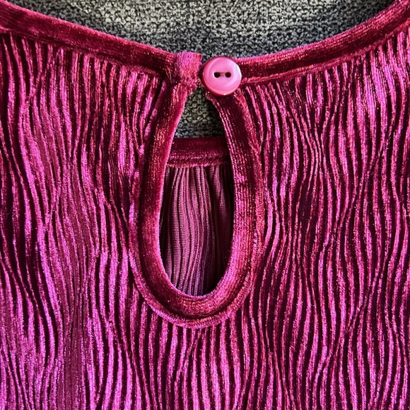 New Rare Editions Long Sleeve Textured Velvet Tiered Dress Size 8 Color Burgundy - Picture 13 of 14